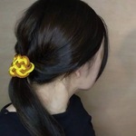 江戸打ち紐で作る飾り結びのポニーフック　金茶×黄×橙