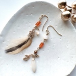 ⭐️new オレンジカーネリアンとゴールドリーフのピアス/イヤリング　アシンメトリー