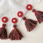 【SALE❤️】　mixタッセル＆ビーズ刺繍イヤリング（赤色）