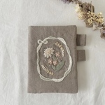 P様専用 リボンフレーム刺繍の手帳カバー　モカ　A5