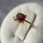 ガーネットのシンプルスクエアリング(18KGP)【フリーサイズ】