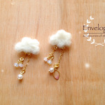 本物みたい⭐️ふわふわ雲の花雨 ピアス 〜ほんのりゆめかわいいテイスト〜 ✻再販18✻