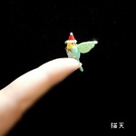 【超ミニチュアあみぐるみ】サンタインコさん(羽ばたき)
