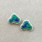 green×blue刺繍ピアス