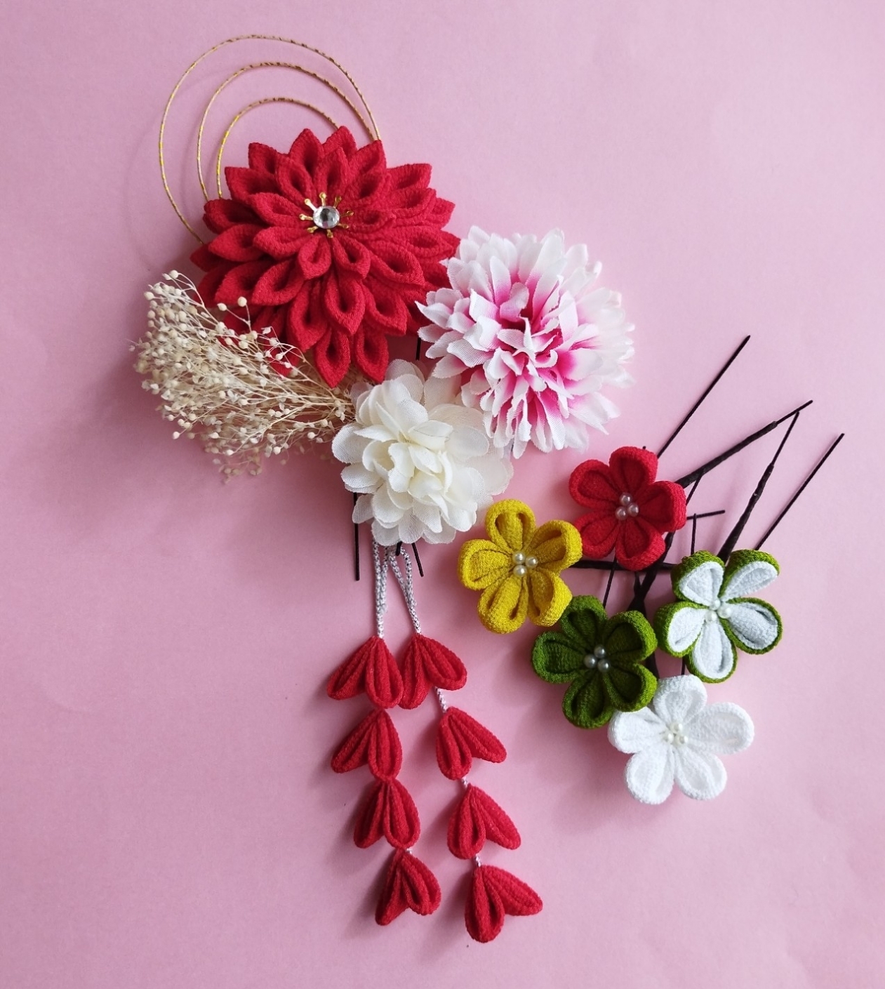 つまみ細工　髪飾り　✴︎結花✴︎紅・グリーン・マスタード　No.378再販2 つまみ細工 髪飾り ✴︎結花✴︎紅・グリーン・マスタード No