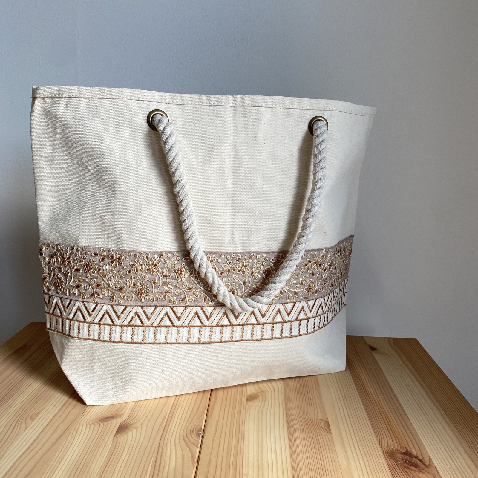 ♡ガラスのドレスのような刺繍リボントートバッグ♡ハンドメイド　トートバッグ f970074de1695b1183fb10f55dd8ef