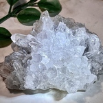 ウィンドウ✨　虹　四川省　ニードルクォーツ　クリスタル　水晶　クラスター　原石