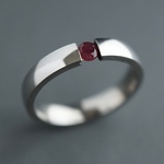 刻印♦︎ルビーのリング♦︎天然石♦誕生石♦サージカルステンレス【center】