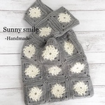 モチーフ編みのニットバッグ