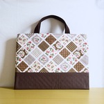 < 限定商品 > 内側キルティング レッスンバッグ いちごパッチワーク  .・  #ブラウン #保育園 #幼稚園 #入園入学