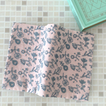 A6  ブックカバー field of flower C&S と ミナペルホネン のコラボ 刺繍生地　文庫本 カバー ピンクチェック