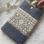 インド刺繍リボンとヌビのスマホポーチ