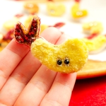 エビフライちゃん🍤(衣カラーは、黄檗色(きはだいろ)、1番明るい色の子)