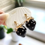 黒いちごストロベリーピアス・イヤリング
