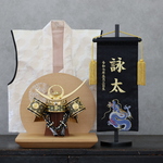 【漆黒】今年の新作【フルセット】【送料無料】お兜+組子風屏風+お名前旗＋陣羽織♪端午の節句【コンパクト飾り】