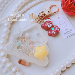 【ꫛꫀꪝ✧‧˚】サンタくまちゃんのクリスマスツリーキーホルダー　ハンドメイドレジン　キーホルダー　ハンドメイドキーホルダー　シャカシャカキーホルダー　シャカシャカ　シェイカー　クリスマス　ギフト