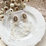 ふんわりレースとビーズ刺繍の耳飾り𓂃 𓈒𓏸𑁍