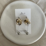 【NO.4】フラワーピアス