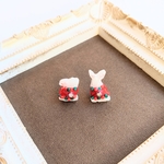 クリスマスの小さなうさぎピアス