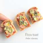 本物のパンでできた✳︎とろ〜りチーズのピザトースト パンブローチ＊（マグネットに変更可）