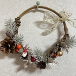木の実とノエルサンタクロースのクリスマスリース