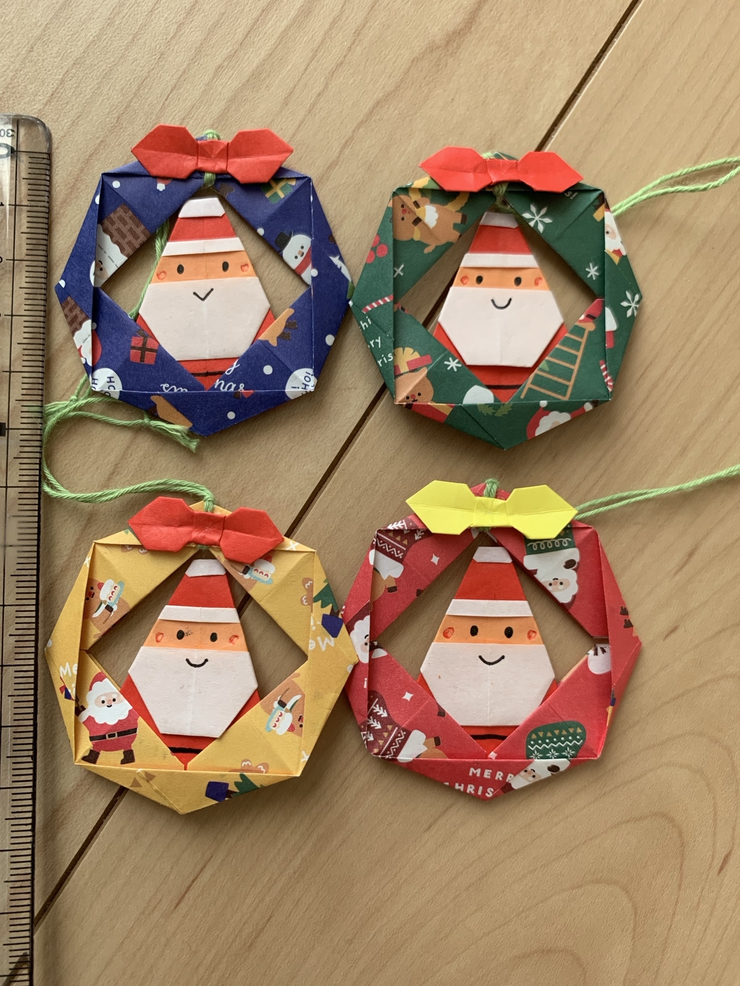 折り紙　折り紙リース　ハンドメイド　クリスマスミニリース 🎄クリスマスミニリース🎄 星形リースとトムテ 良かったら作って
