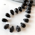 オニキス　ライン入りドロップ16×10×10mm  3粒　天然石パーツ