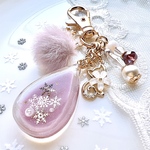 【絵馬猫ミニチャームのおまけ付き】雪のドロップキーホルダー(パープル)