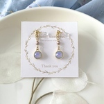 ユニコーンカラーの清楚なイヤリング