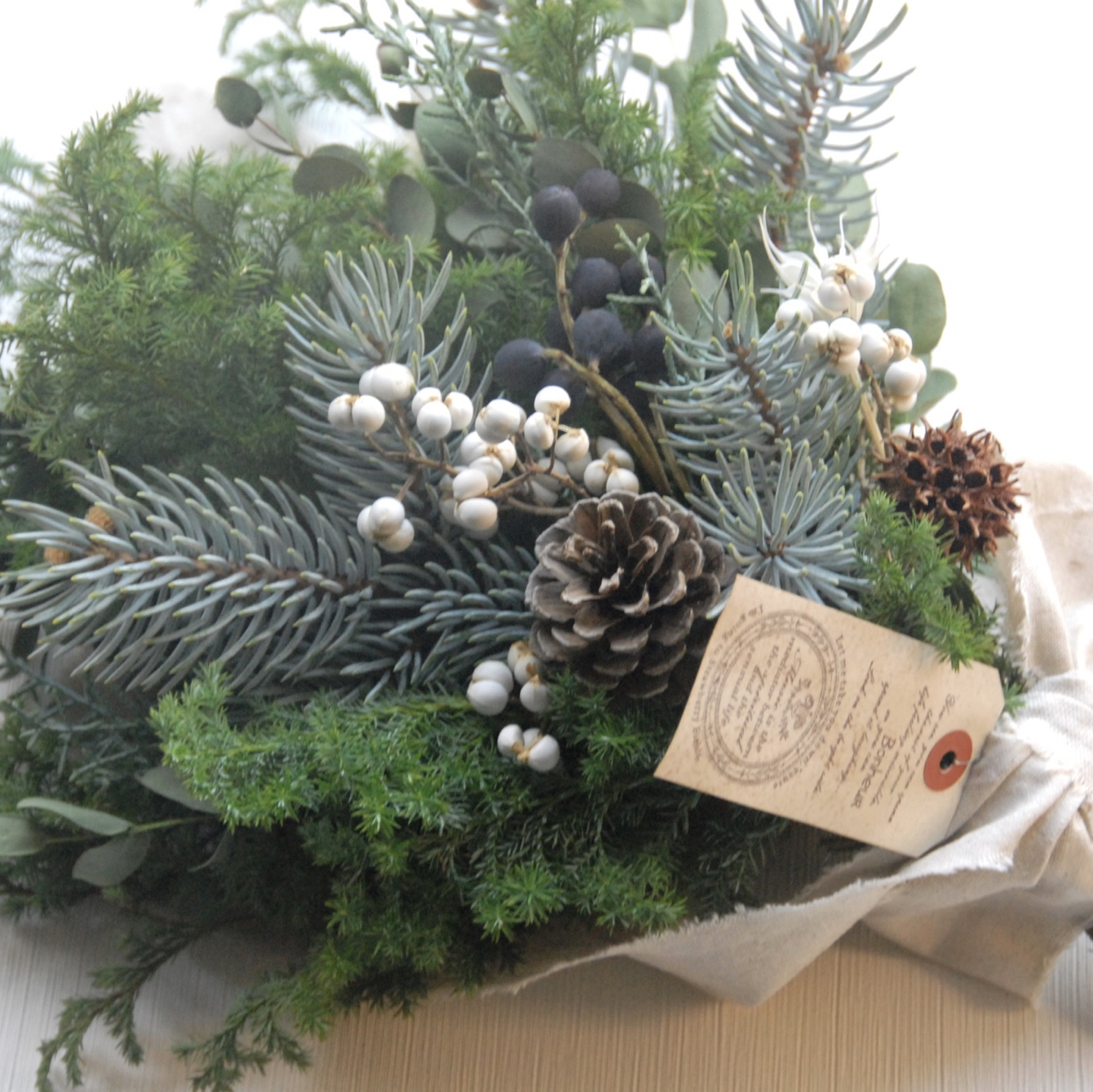 生の針葉樹たっぷり~モミの木入り~フレッシュクリスマススワッグ