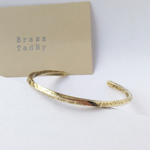 真鍮 ねじれバングル【ゴールド】【BrassTabby】【刻印無料】