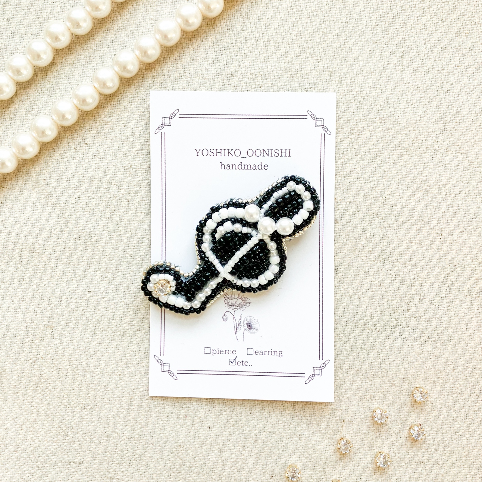 ビーズ刺繍のト音記号ブローチ - Écrin de Yoshiko ｜エクラン