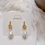mini Twist　Pearl 【卒業式 卒園式 入学式に♪】　ピアス  ゴールド フォーマル パール ウェディング 結婚式 成人式 プレゼント 成人式　揺れるピアス　大人　可愛い シンプル