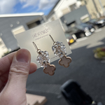 四葉チャームとチェコファルファーレのピアス/イヤリング