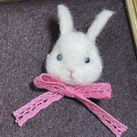 うさぎのブローチ