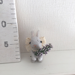 お花をお届けうさぎさん