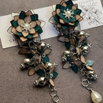 💚濃緑薄茶🤎 月下美人 成人式 ピアス イヤリング