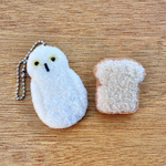 山型食パンブローチとシロフクロウ