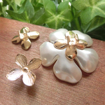 10個セット☆お花型　ゴム通し穴金具