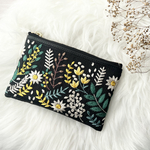 インド刺繍リボン　ポーチ［ブラック］