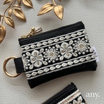 new🖤インド刺繍リボンポーチ  ミニ black✨フェイクレザー　ミニポーチ アクセサリー入れ 小銭入れ 小物入れ