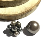VINTAGE EARRING  アシメデザインモカグレーパールヴィンテージ　イヤリング　アンティーク  クラシカル　花　フラワー　大ぶり　クリップ　ナチュラル90年代ビーズビジューグミボタニカル