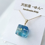 小さな空のペンダント cube 1