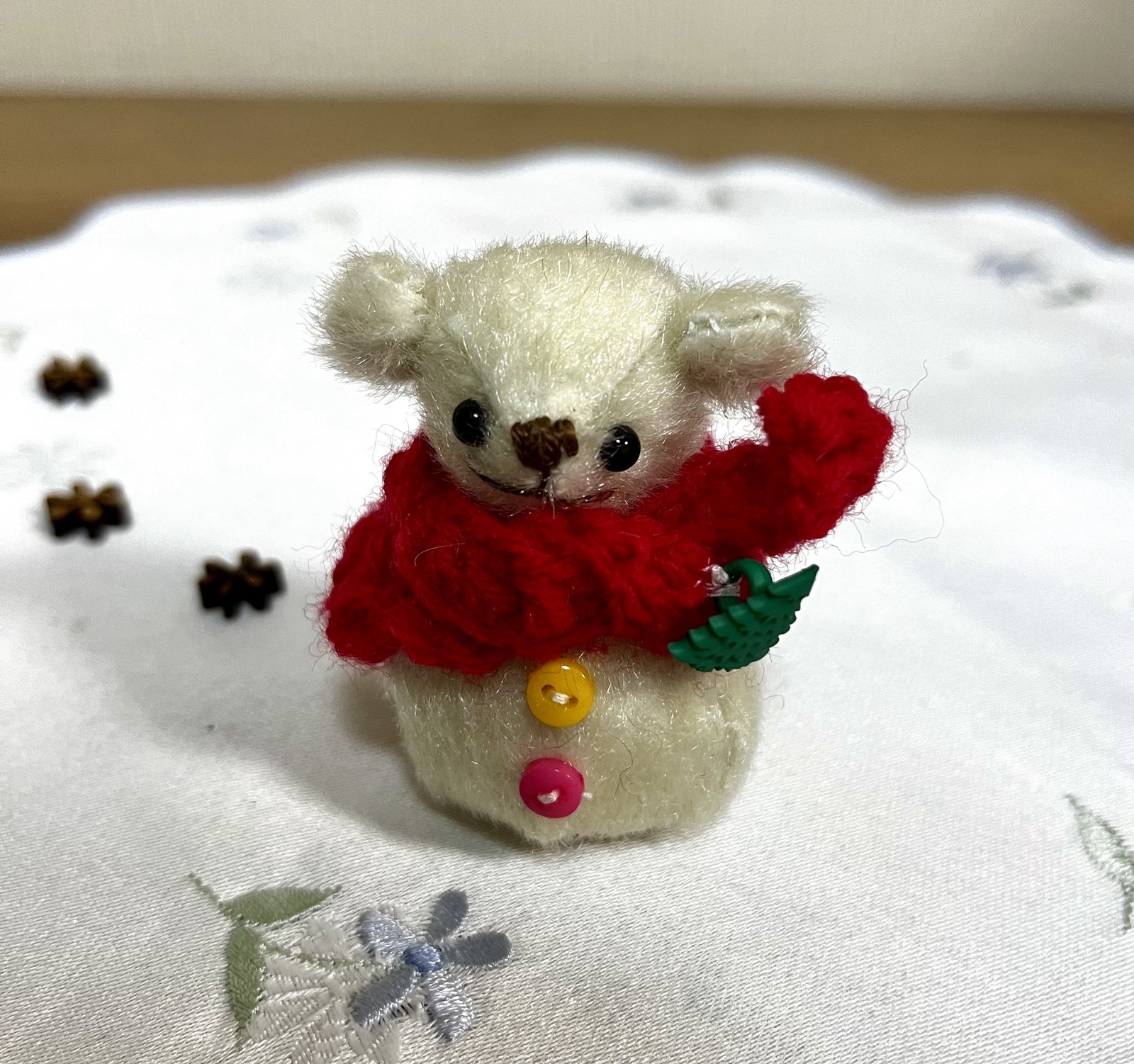アメリカ製ハンドメイド 雪だるま ぬいぐるみ 小さなクマ付き 173339989.jpg?cmsp_timestamp=
