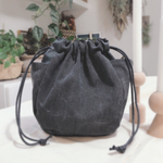 ヴィンテージ加工の帆布×合皮/まあるい巾着バッグ/立体ポケ/冬アウターに似合う/ブラック