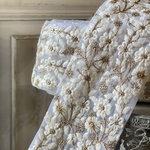 [☆透け素材ベース] [実物のお色味と違う場合があります] インド刺繍リボン　花　インド刺繍　スパンコール　刺繍リボン　リボン　りぼん　※10月8日よりゆうパケットにて発送