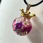 薔薇と蝶々の球体ネックレス　ペンダント　クラウン　王冠　立体　3D ゴールド