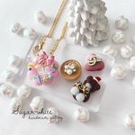 🧸🎄 Teddy bear ・Xmas sweets coffret ✵ クリスマス満喫クマさんの1粒耳飾り3セットとドーナツリースのネックレス 【 苺みるく 】蓄光  