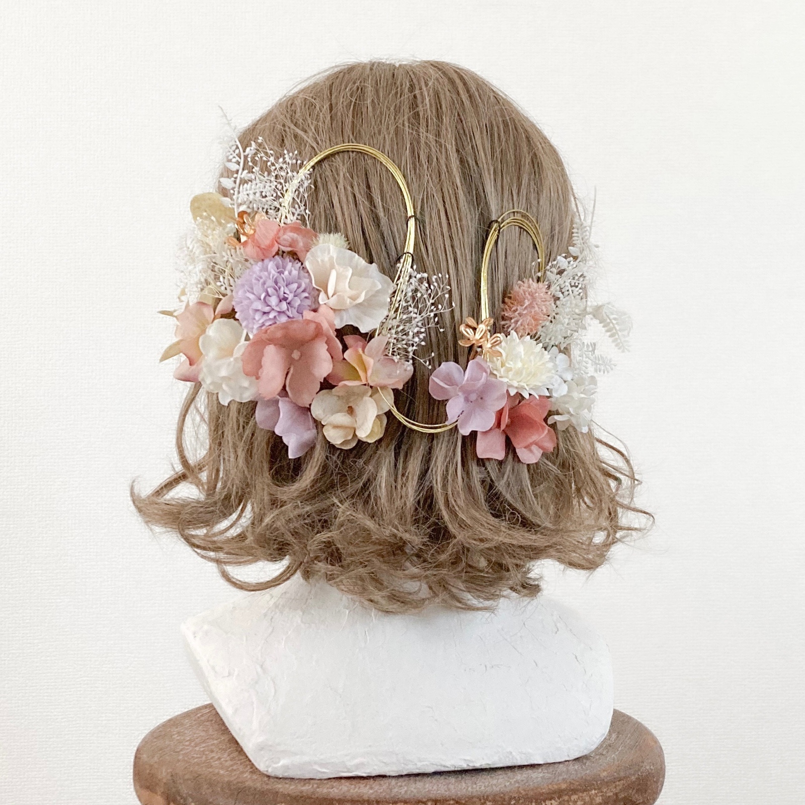 ：枯れない花の髪飾り：成人式や卒業式、結婚式などにぴったりのヘッドドレスです。ボブやショートにもおすすめ・ピンク・パープル・紫・ゴールド・和装・振袖・水引・造花・花・