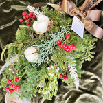 レッド&ホワイトのクリスマスカラースワッグ　クリスマス　リース　スワッグ　ドライフラワー　おしゃれ